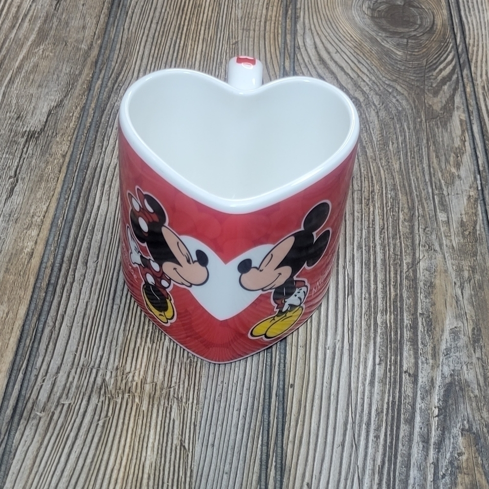Disney Minnie and Mickie Heart shaped mug